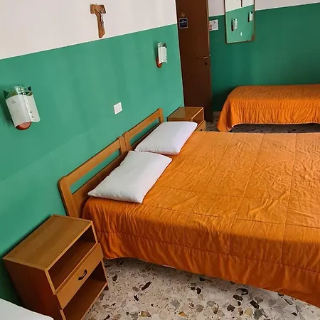 Santa Lucia 招待所 4*