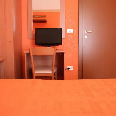 Πανσιόν Santa Lucia 3*